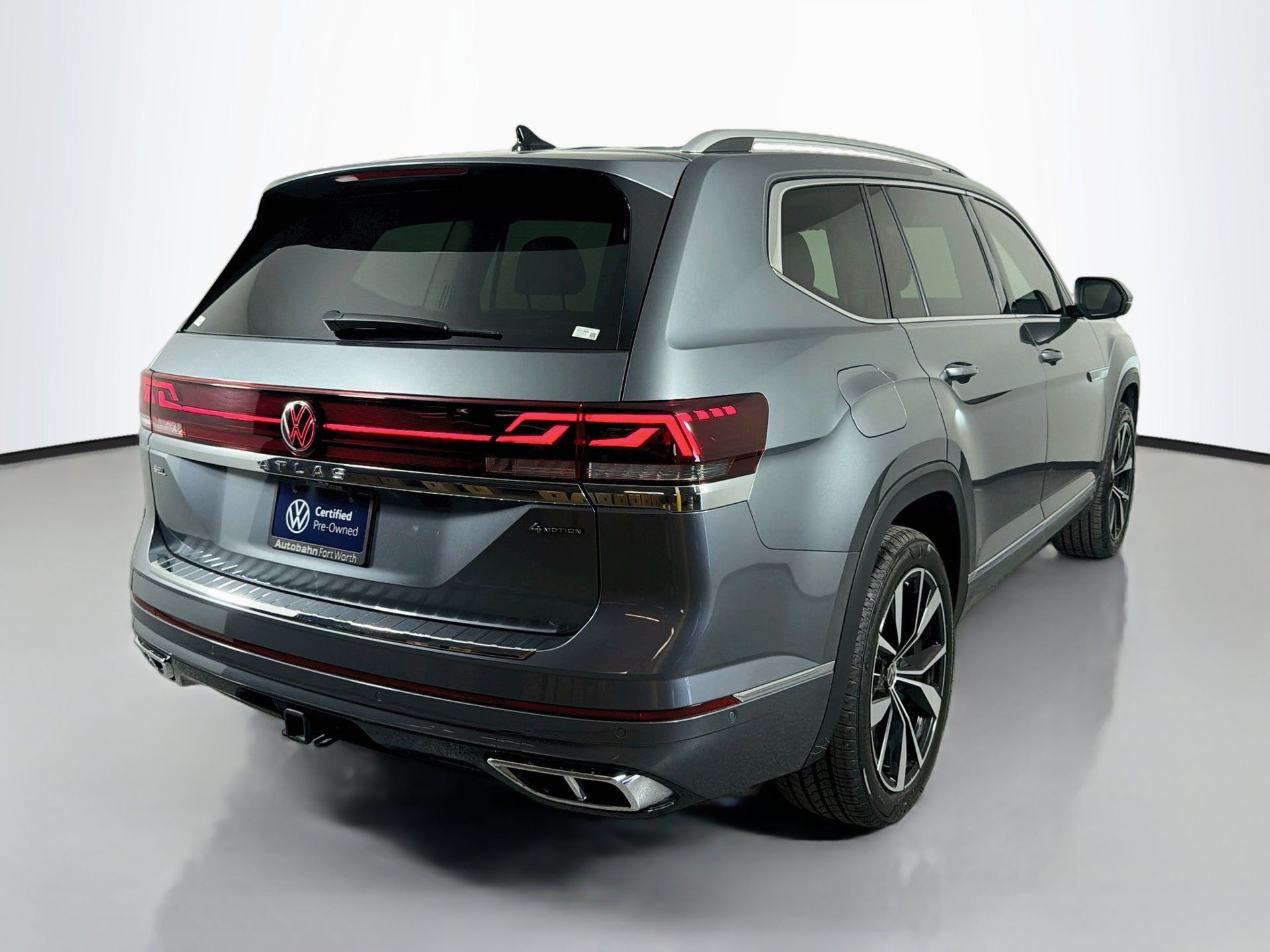 Used 2024 Volkswagen Atlas SEL Premium R-Line AWD/4WD image 5