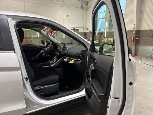 New 2025 Mitsubishi Eclipse Cross LE image 13