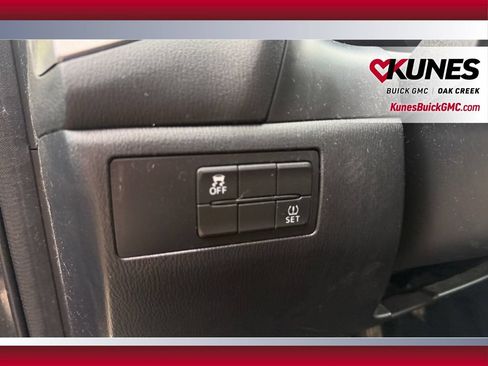 Used 2018 MAZDA MAZDA3 Touring FWD image 19
