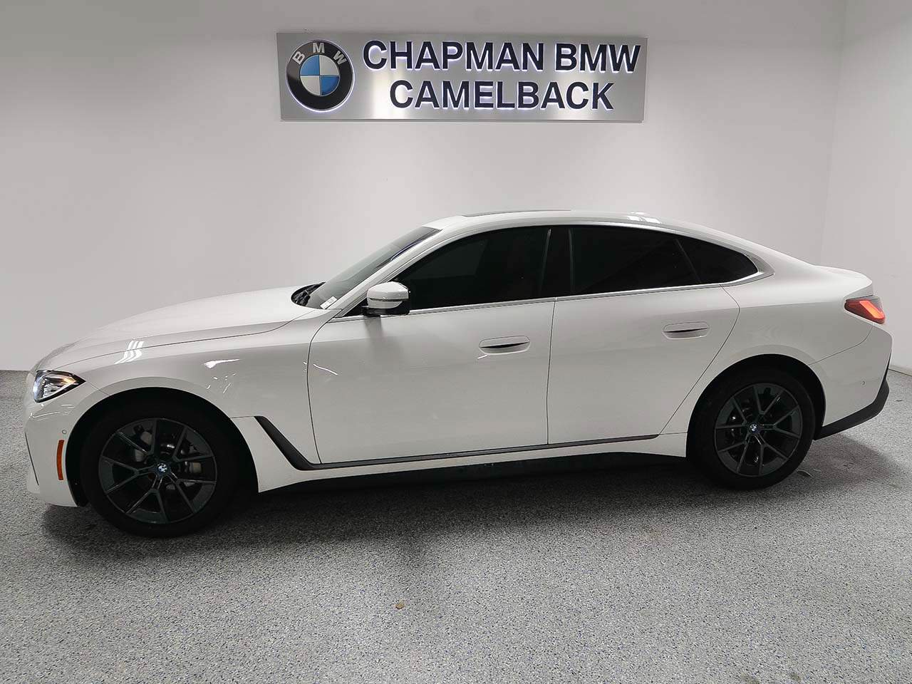 Used 2024 BMW i4 eDrive40 w/ Premium Package RWD image 3