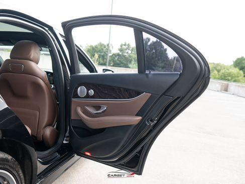 Used 2018 Mercedes-Benz E 300 4MATIC w/ AMG Line Exterior image 42