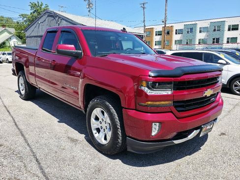 Used 2018 Chevrolet Silverado 1500 LT w/ All Star Edition AWD/4WD image 3