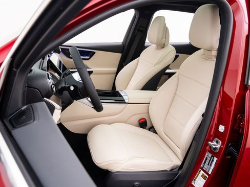 New 2026 Mercedes-Benz GLC 300 4MATIC image 18