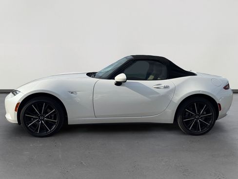 Used 2024 MAZDA MX-5 Miata Grand Touring w/ Weather Package RWD image 2