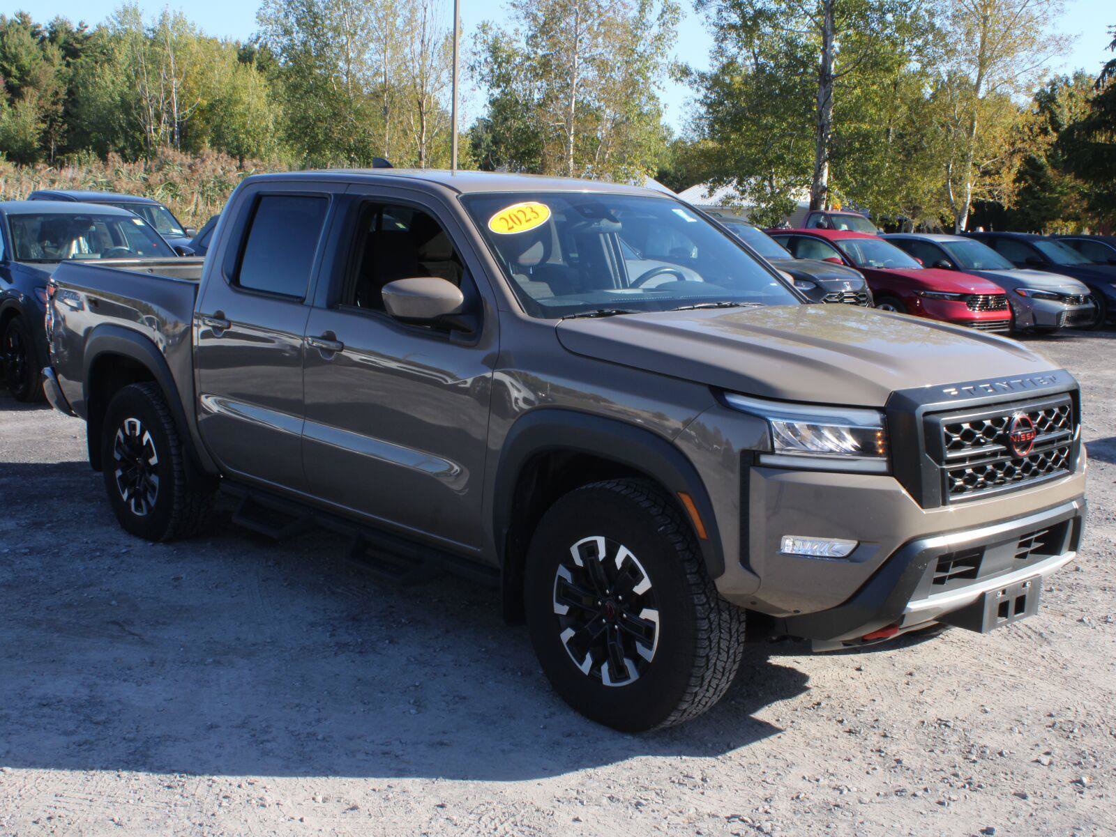 Used 2023 Nissan Frontier PRO-4X w/ Technology Package AWD/4WD image 3