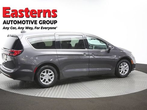 Used 2023 Chrysler Pacifica Touring-L FWD image 44