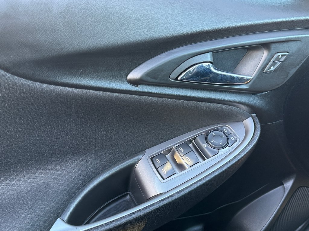 Used 2023 Chevrolet Malibu LT FWD image 9