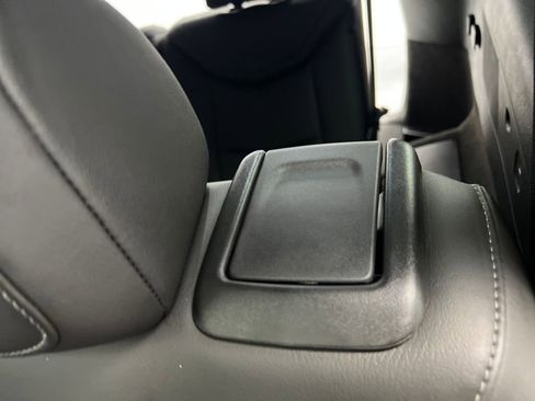 Used 2025 Cadillac XT6 Premium Luxury image 16