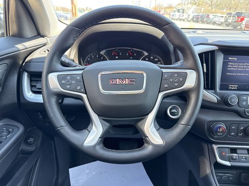 Used 2024 GMC Terrain SLT AWD/4WD image 27