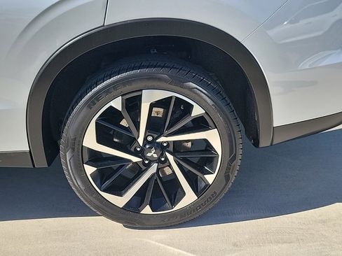 Used 2022 Mitsubishi Outlander SE image 4