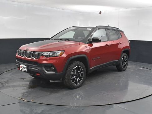 New 2026 Jeep Compass Trailhawk w/ Sun, Sound & Navigation Group AWD/4WD image 3