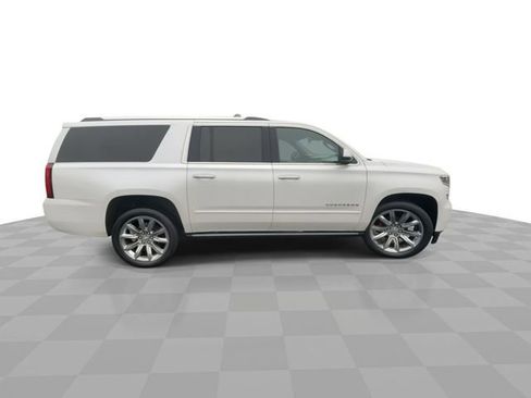 Used 2017 Chevrolet Suburban Premier AWD/4WD image 9
