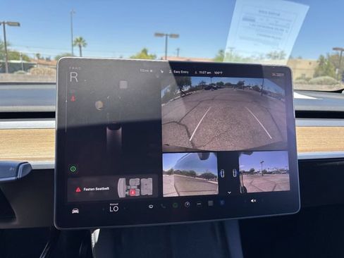 Used 2022 Tesla Model Y Long Range AWD/4WD image 23