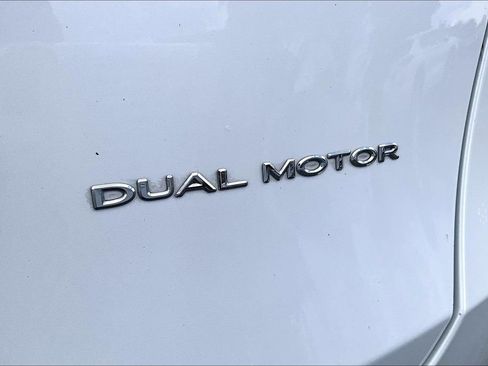 Used 2022 Tesla Model Y Long Range AWD/4WD image 8