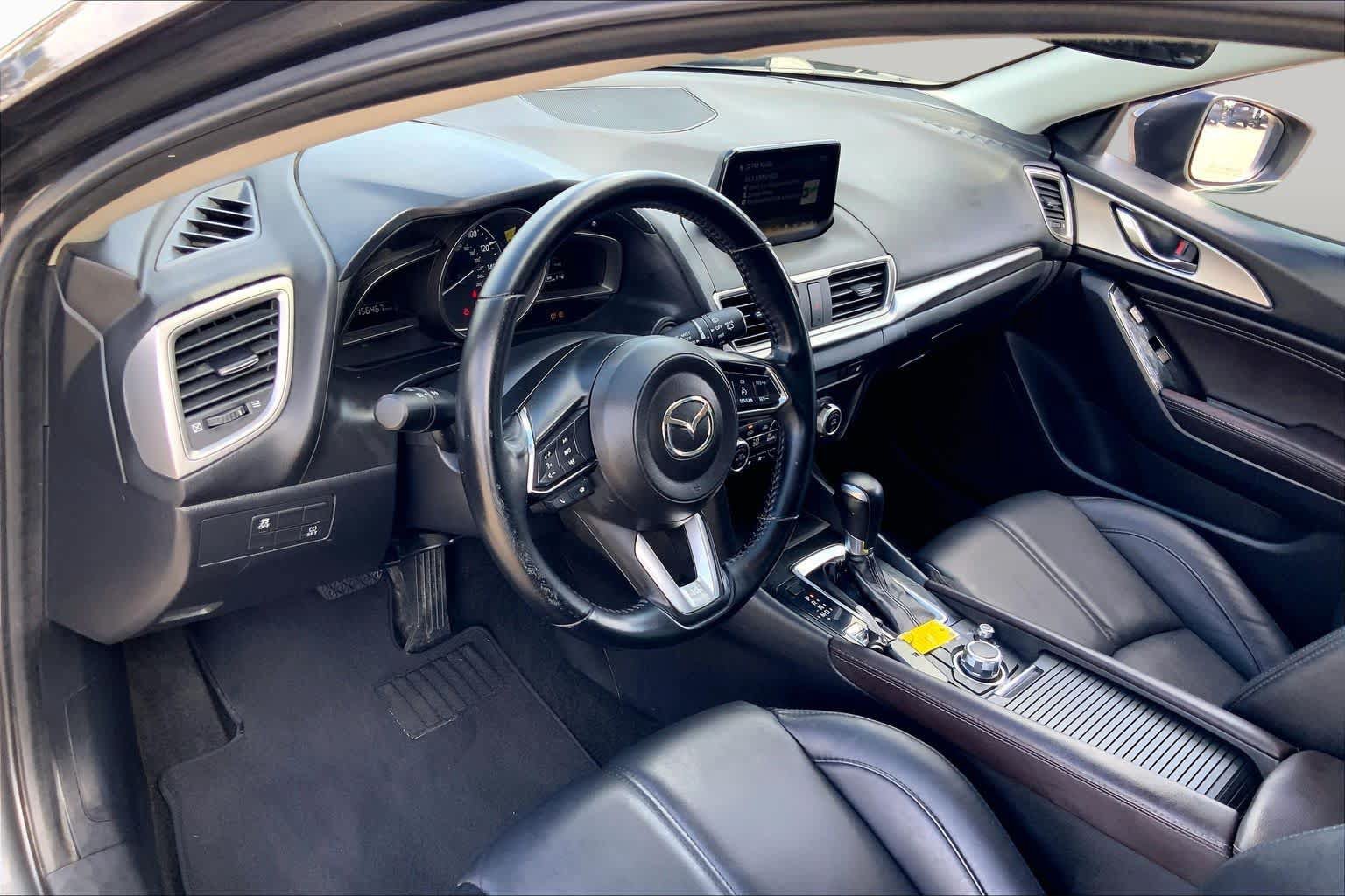 Used 2018 MAZDA MAZDA3 Touring FWD image 18