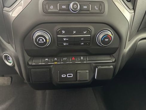 Used 2023 Chevrolet Silverado 1500 Custom image 23
