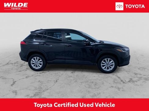 Certified 2025 Toyota Corolla Cross LE image 2