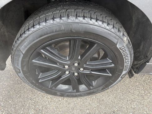 Used 2022 Ford Edge ST-Line image 13