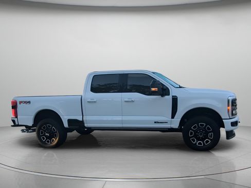 Certified 2025 Ford F250 Platinum w/ FX4 Off-Road Package AWD/4WD image 33