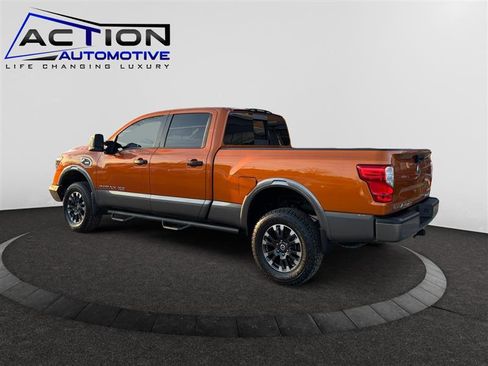 Used 2019 Nissan Titan PRO-4X image 6