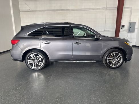 Used 2017 Acura MDX SH-AWD w/ Advance Package image 3
