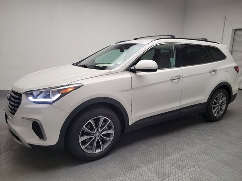 Used 2017 Hyundai Santa Fe SE image 2