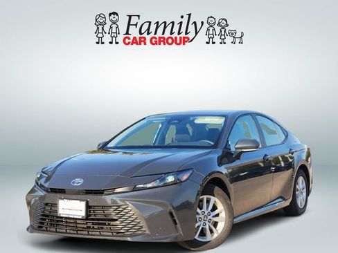 Used 2025 Toyota Camry LE FWD image 1