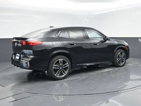 Used 2025 BMW X2 xDrive28i AWD/4WD image 8