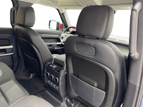 Used 2020 Land Rover Defender 110 SE image 40