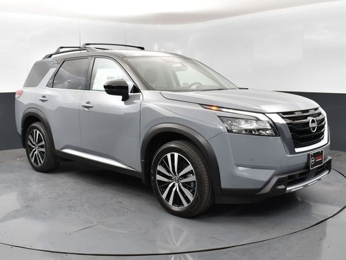 New 2025 Nissan Pathfinder Platinum w/ Cargo Package image 2
