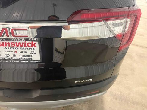 Used 2023 GMC Acadia SLE w/ Driver Convenience Package AWD/4WD image 18