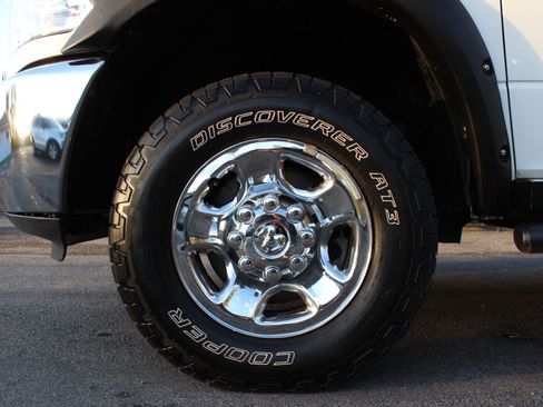 Used 2013 RAM 2500 Tradesman w/ Chrome Appearance Group image 39