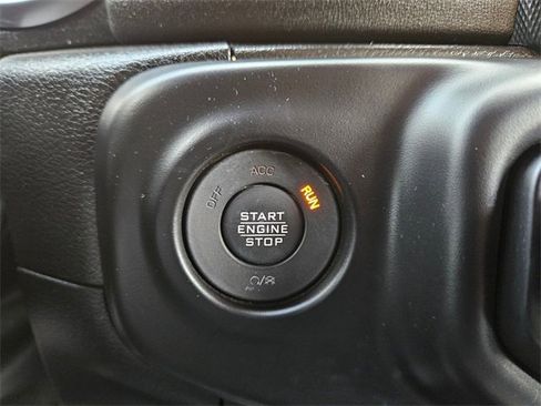 Used 2022 Jeep Wrangler Unlimited Sahara image 26