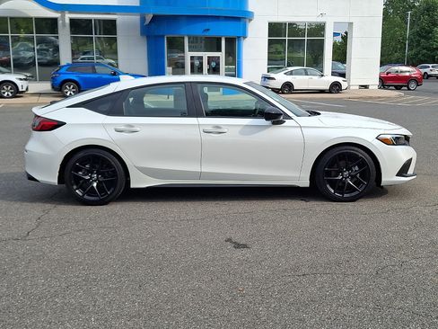 Used 2024 Honda Civic Sport image 7