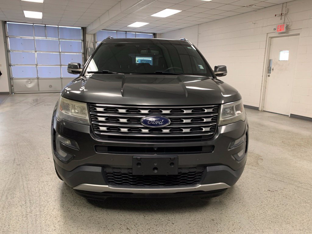 Used 2017 Ford Explorer Limited FWD image 2
