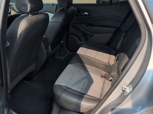 Used 2025 Chevrolet Trax LT FWD image 14