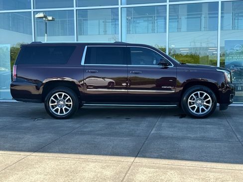 Used 2017 GMC Yukon XL Denali w/ Open Road Package AWD/4WD image 2