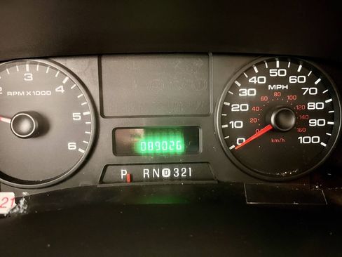 Used 2005 Ford F350 2WD Regular Cab Super Duty image 8