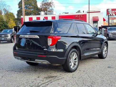 Certified 2020 Ford Explorer XLT w/ Equipment Group 202A image 5