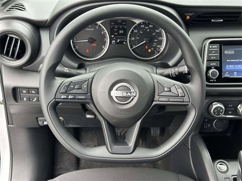 New 2025 Nissan Kicks Play S image 18