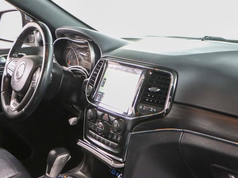 Used 2022 Jeep Grand Cherokee Limited image 26