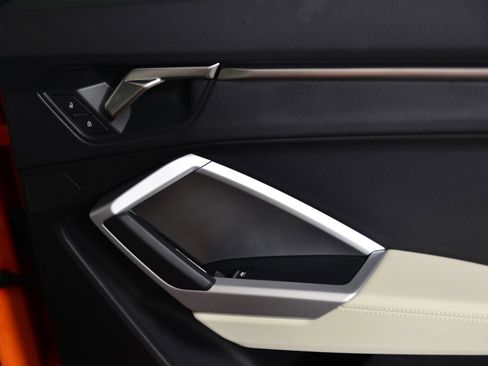 Used 2025 Audi Q3 2.0T Premium w/ Convenience Package image 23