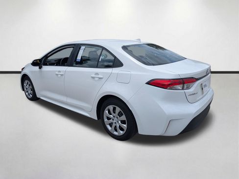 Used 2025 Toyota Corolla LE FWD image 6