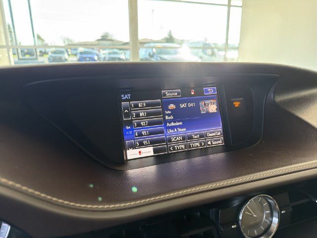 Used 2016 Lexus ES 350 w/ Luxury Package w/Wood Trim FWD image 25