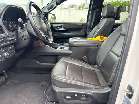Used 2021 Chevrolet Suburban High Country w/ Premium Package AWD/4WD image 14