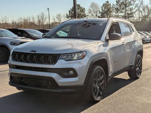 New 2026 Jeep Compass Latitude image 4