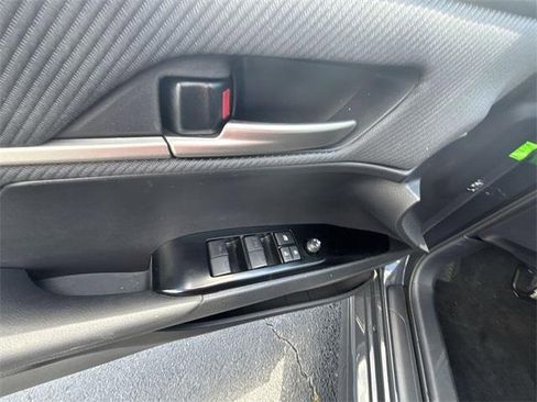 Used 2025 Toyota Camry SE w/ Convenience Package image 14