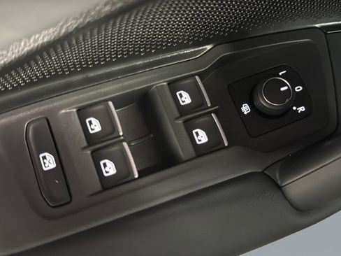 New 2026 Volkswagen Tiguan SE AWD/4WD image 15