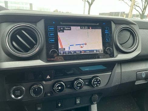 Used 2016 Toyota Tacoma TRD Off-Road w/ Towing Package image 10