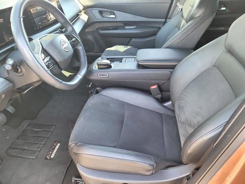Used 2023 Nissan Ariya FWD image 23